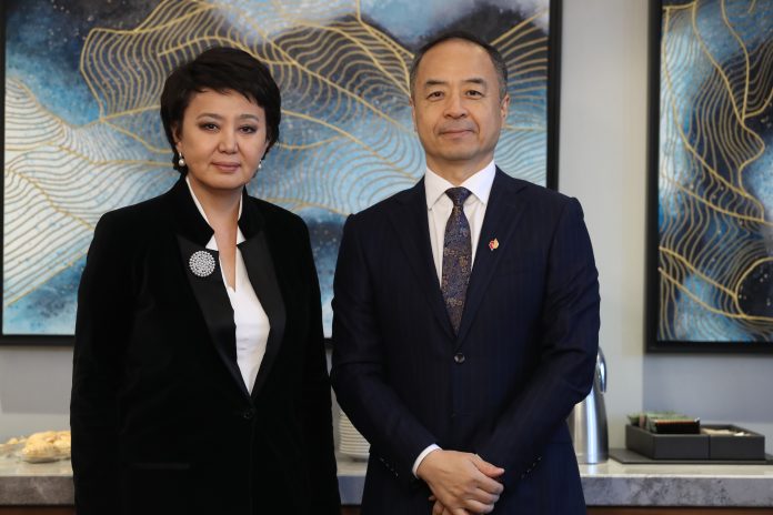 KOVV0163-696x464